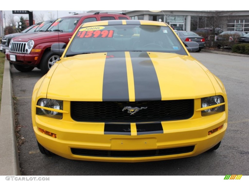 2006 Mustang V6 Premium Coupe - Screaming Yellow / Dark Charcoal photo #10