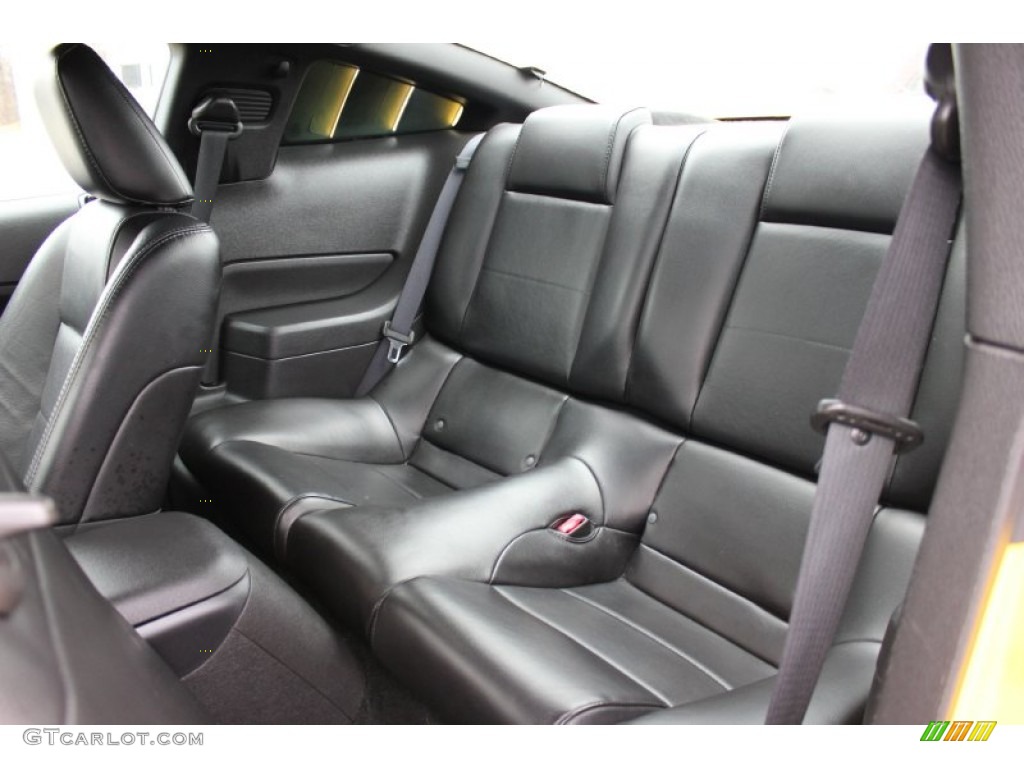 2006 Mustang V6 Premium Coupe - Screaming Yellow / Dark Charcoal photo #14
