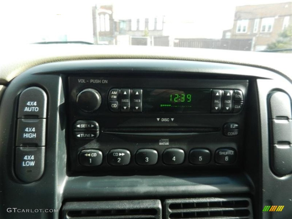 2002 Ford Explorer XLS 4x4 Audio System Photo #60541198