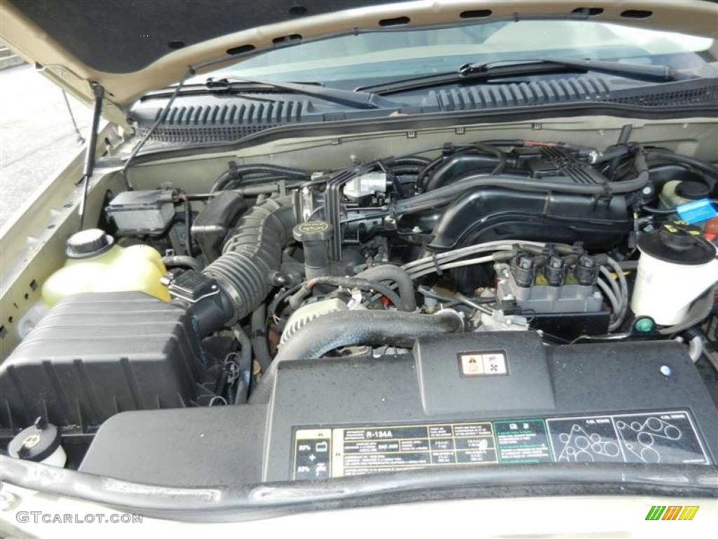 2002 Ford Explorer XLS 4x4 Engine Photos