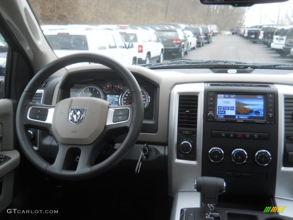 2011 Ram 1500 Big Horn Crew Cab 4x4 - Brilliant Black Crystal Pearl / Dark Slate Gray/Medium Graystone photo #4