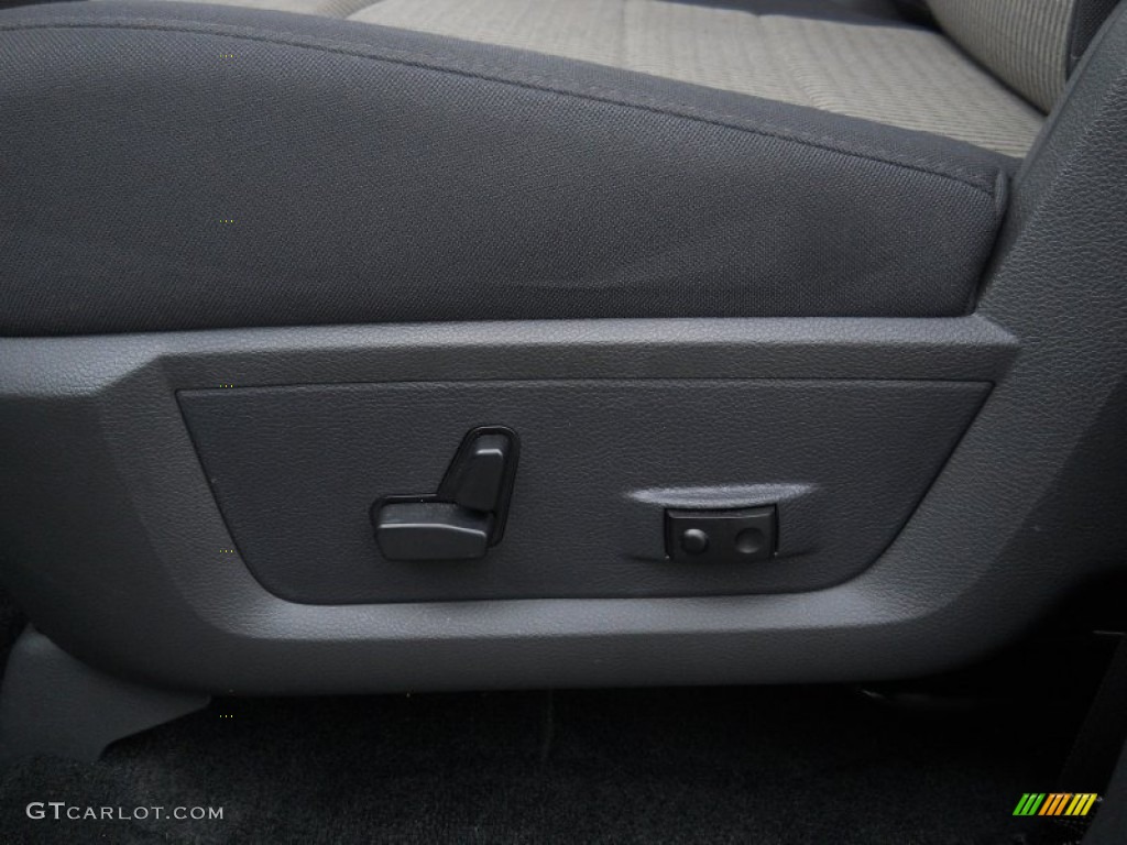 2011 Ram 1500 Big Horn Crew Cab 4x4 - Brilliant Black Crystal Pearl / Dark Slate Gray/Medium Graystone photo #10