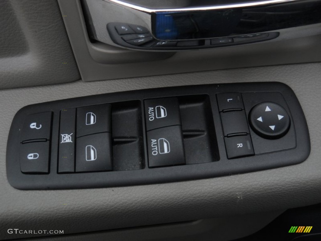 2011 Ram 1500 Big Horn Crew Cab 4x4 - Brilliant Black Crystal Pearl / Dark Slate Gray/Medium Graystone photo #12