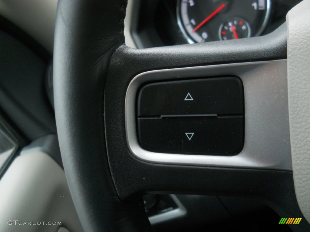 2011 Ram 1500 Big Horn Crew Cab 4x4 - Brilliant Black Crystal Pearl / Dark Slate Gray/Medium Graystone photo #26