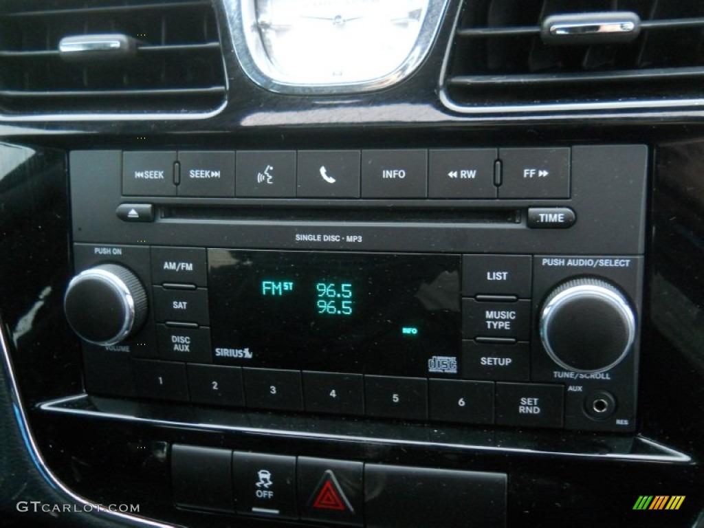 2011 Chrysler 200 Touring Audio System Photo #60543163