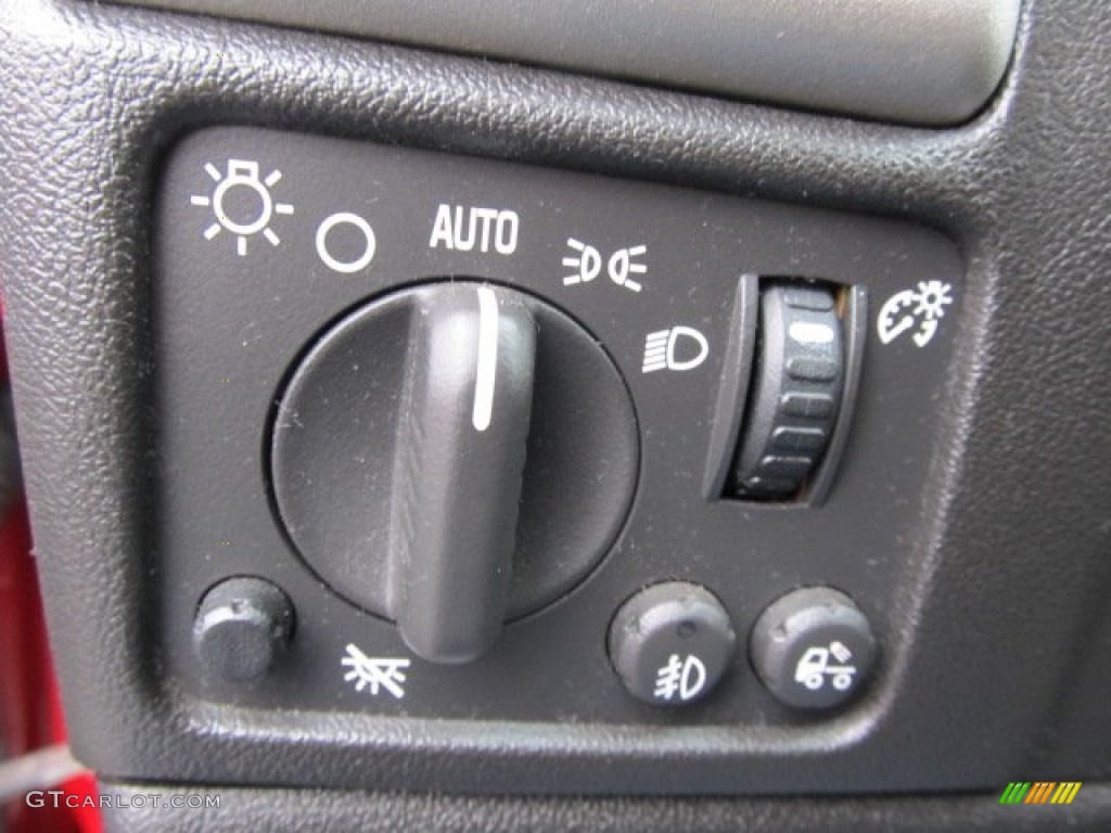 2007 Isuzu i-Series Truck i-370 LS Extended Cab Controls Photo #60543463