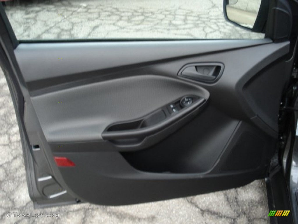 2012 Focus S Sedan - Sterling Grey Metallic / Charcoal Black photo #12