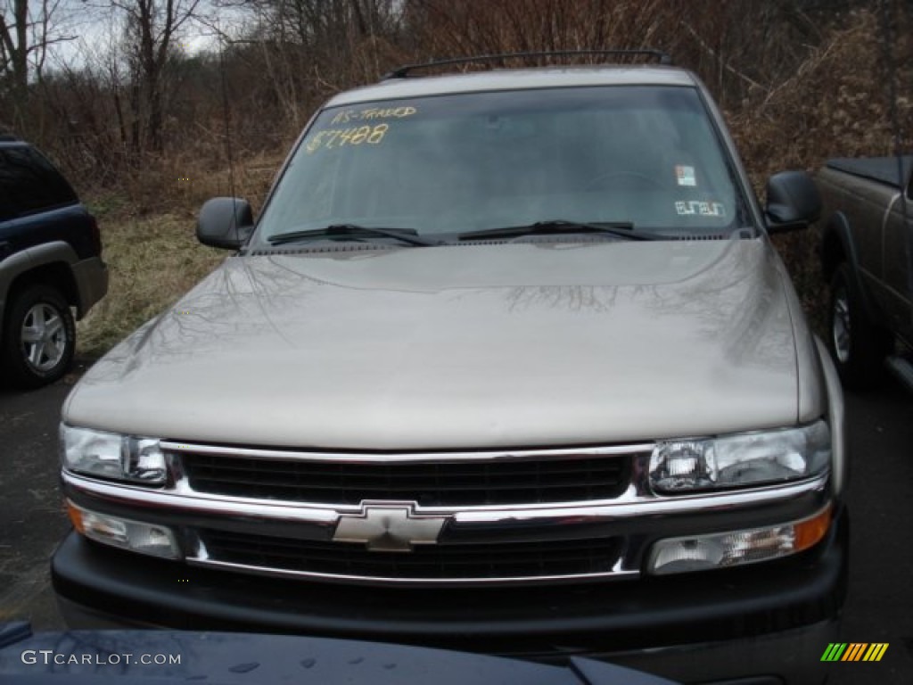 2003 Suburban 1500 4x4 - Light Pewter Metallic / Tan/Neutral photo #2