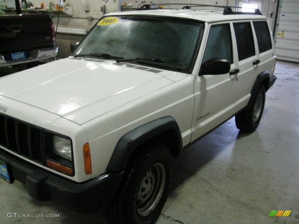 2000 Cherokee SE 4x4 Right Hand Drive - Stone White / Agate Black photo #2