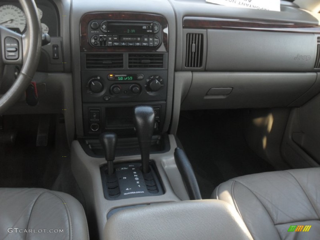 2004 Grand Cherokee Limited 4x4 - Light Khaki Metallic / Taupe photo #19