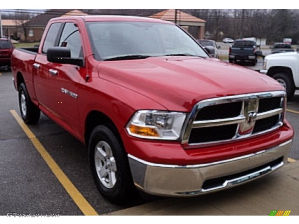 2011 Ram 1500 SLT Quad Cab 4x4 - Flame Red / Dark Slate Gray/Medium Graystone photo #2