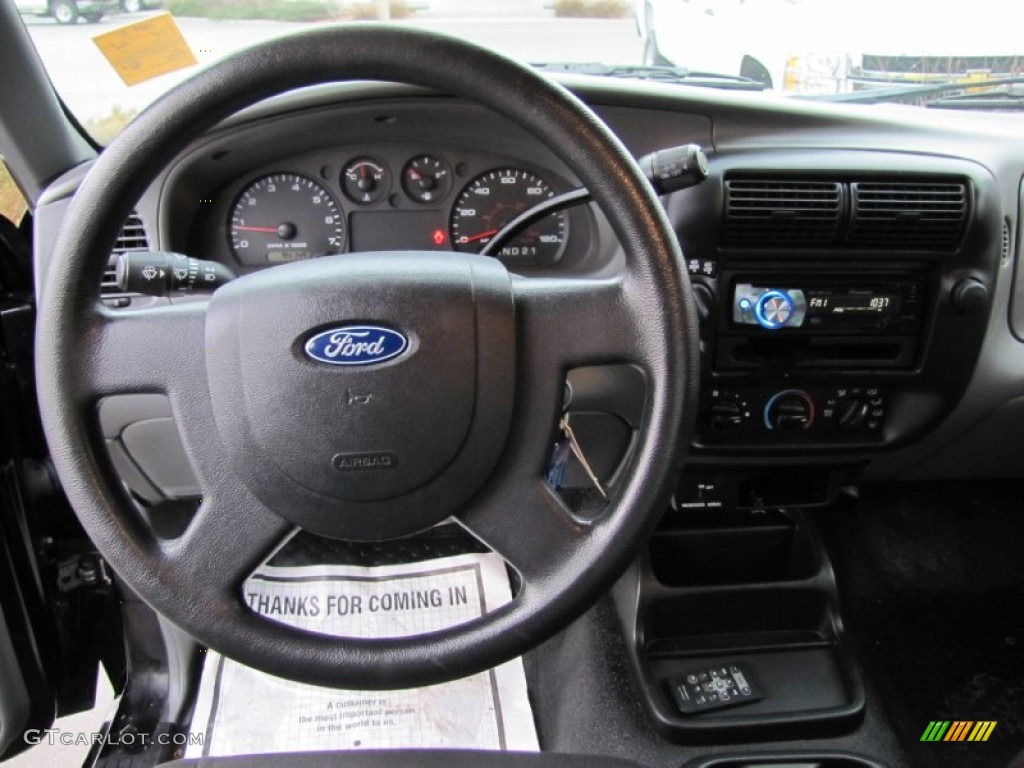 2004 Ford Ranger XLT SuperCab 4x4 Black/Gray Steering Wheel Photo #60557811