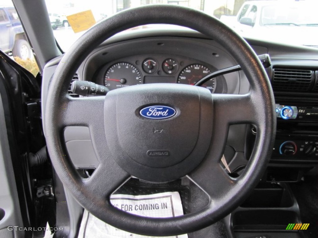 2004 Ford Ranger XLT SuperCab 4x4 Black/Gray Steering Wheel Photo #60557817