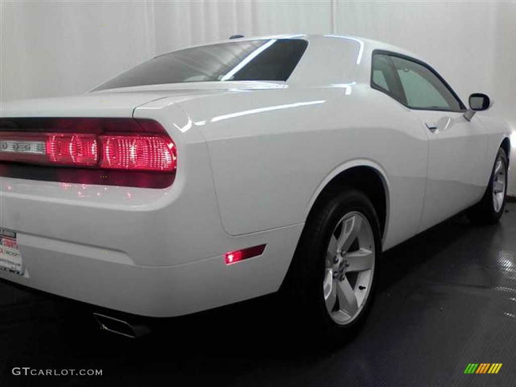 2011 Challenger SE - Bright White / Dark Slate Gray photo #16