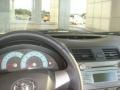 Super White - Camry SE Photo No. 26