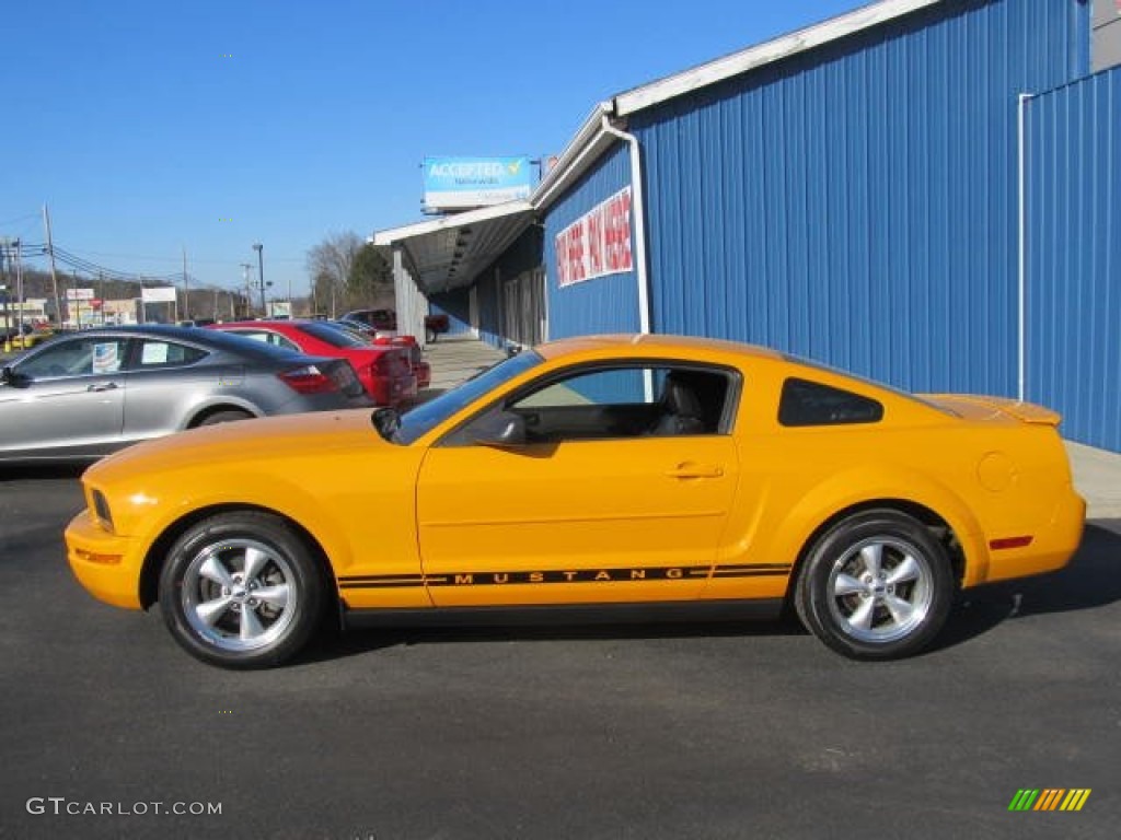 2007 Mustang V6 Premium Coupe - Grabber Orange / Dark Charcoal photo #2