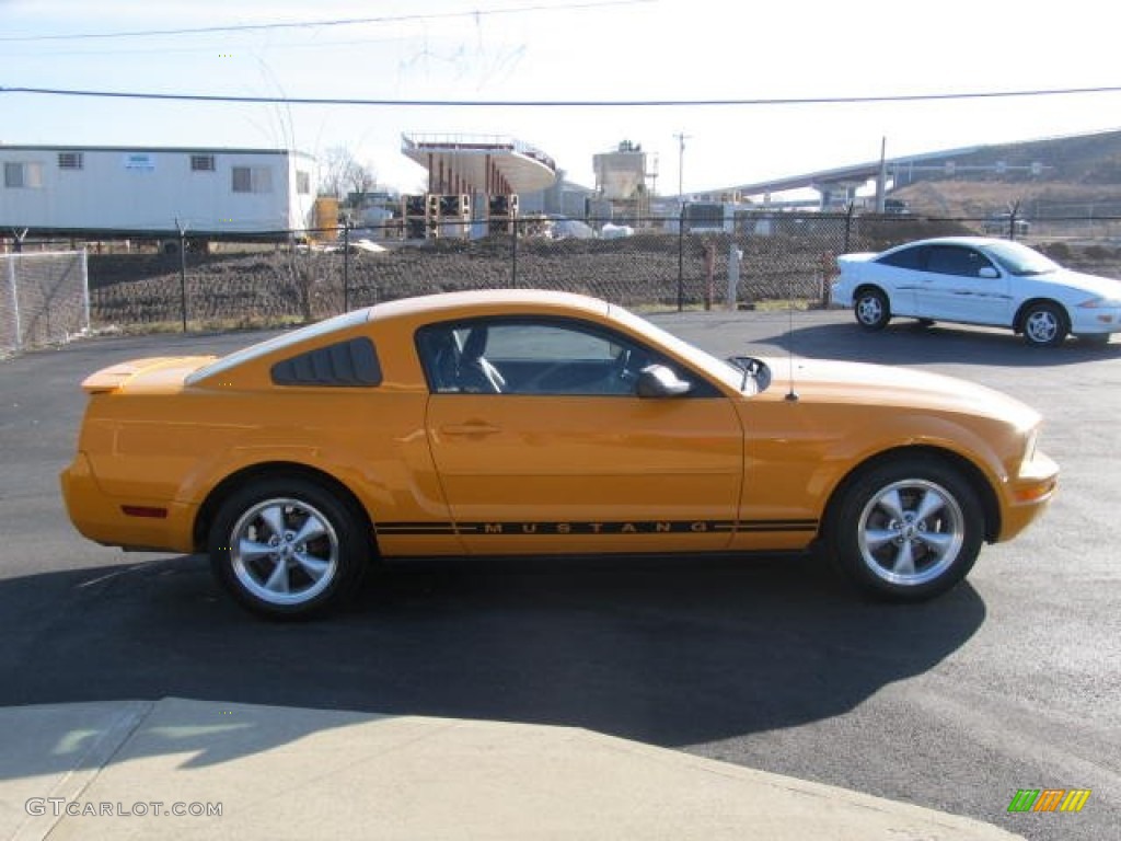 2007 Mustang V6 Premium Coupe - Grabber Orange / Dark Charcoal photo #4