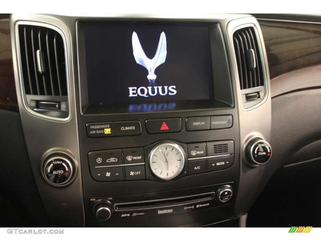 2011 Hyundai Equus Signature Controls Photo #60564448