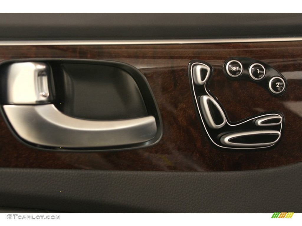 2011 Hyundai Equus Signature Controls Photo #60564761