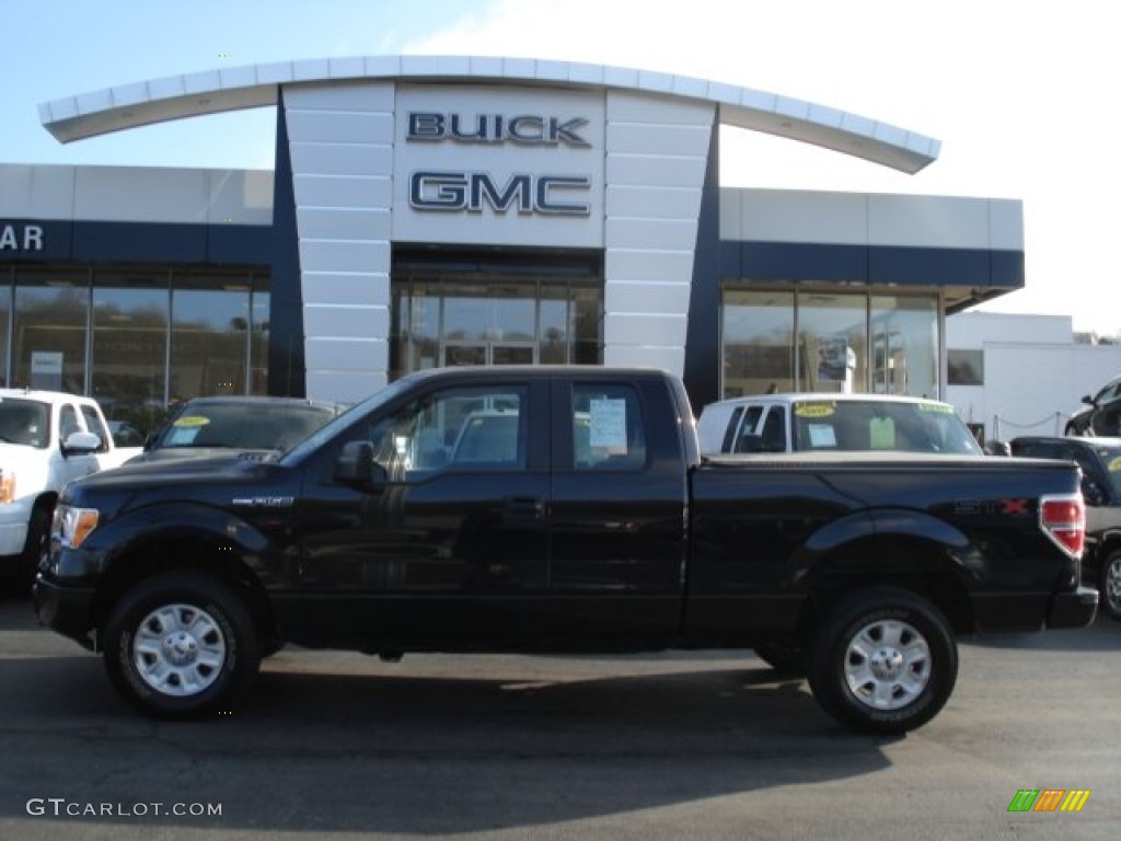 2010 F150 STX SuperCab 4x4 - Tuxedo Black / Medium Stone photo #1