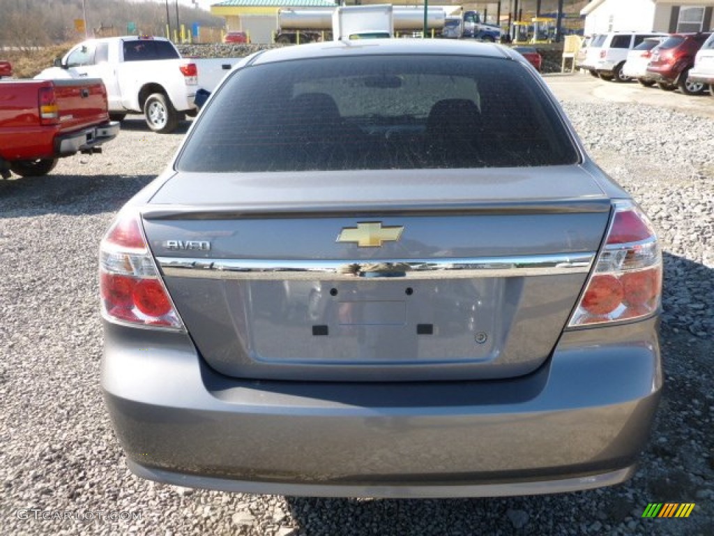 2010 Aveo LS Sedan - Medium Gray / Charcoal photo #6