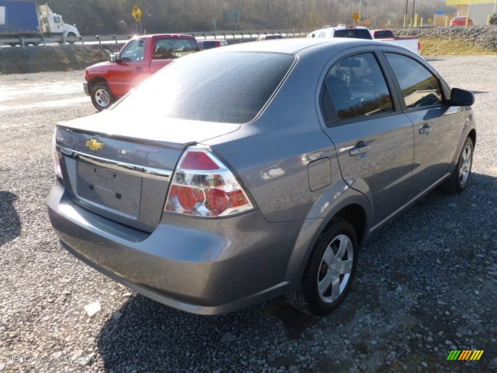 2010 Aveo LS Sedan - Medium Gray / Charcoal photo #7
