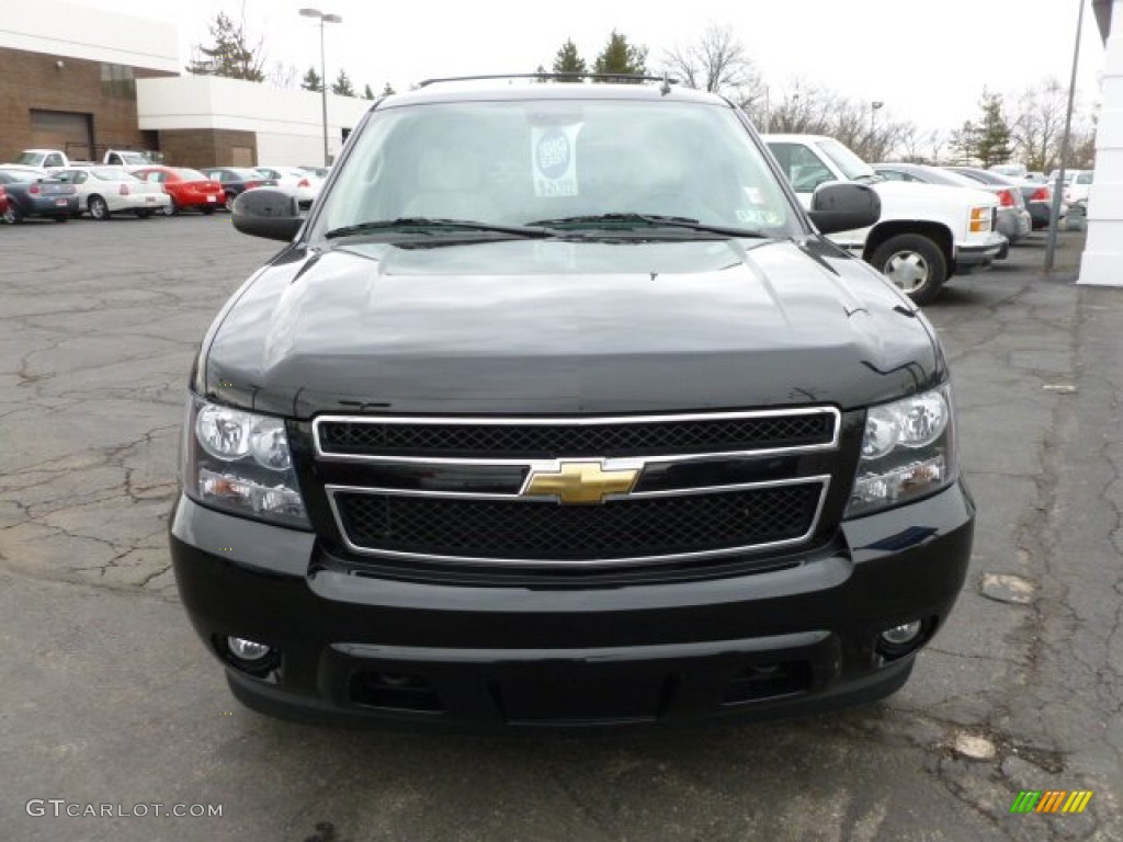 2008 Suburban 1500 LT 4x4 - Black / Light Cashmere/Ebony photo #2