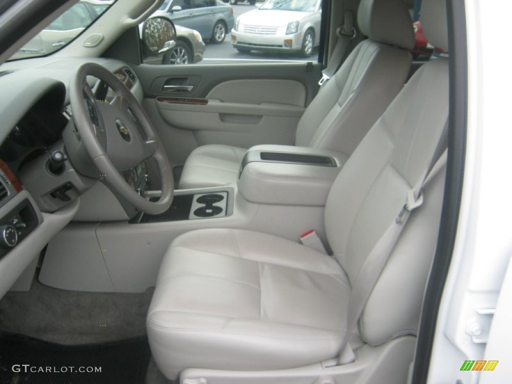 2011 Suburban LT - Summit White / Light Cashmere/Dark Cashmere photo #12