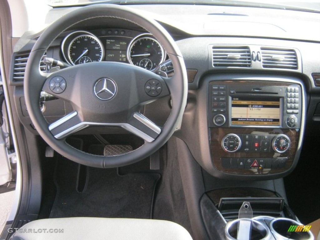 2012 Mercedes-Benz R 350 BlueTEC 4Matic Controls Photo #60584623