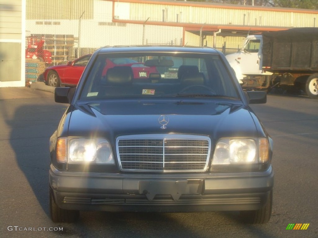 1995 E 320 Sedan - Black / Black photo #3