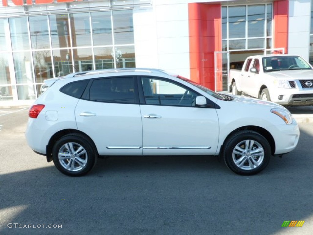 2012 Rogue SV AWD - Pearl White / Black photo #8