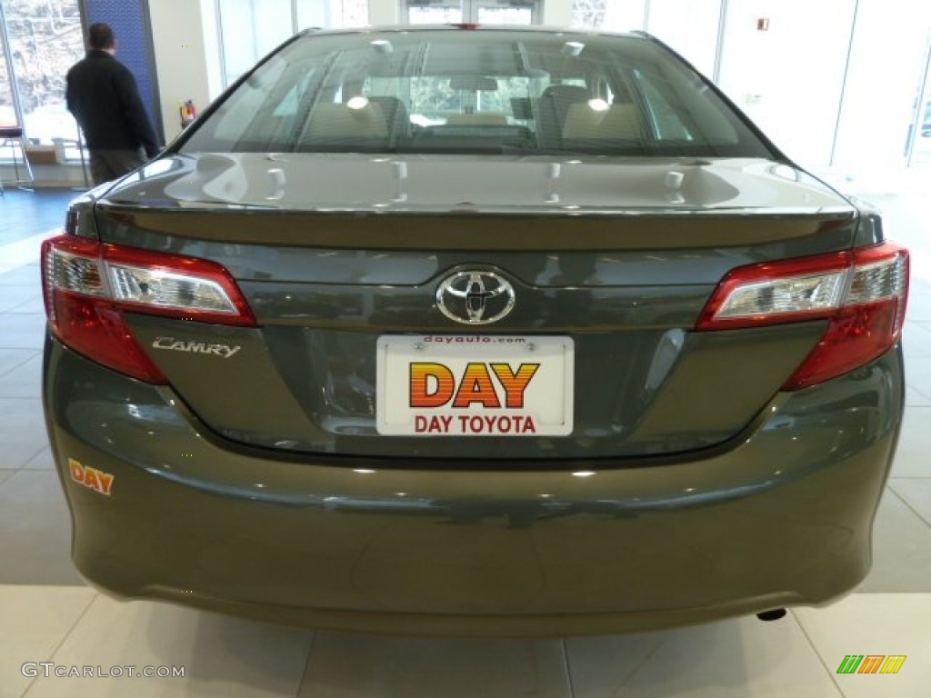 2012 Camry L - Cypress Green Pearl / Ivory photo #3