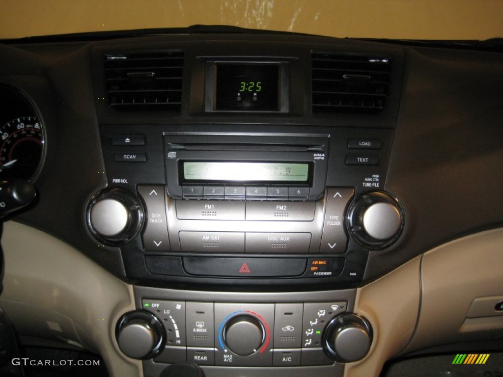 2009 Highlander V6 4WD - Black / Sand Beige photo #11