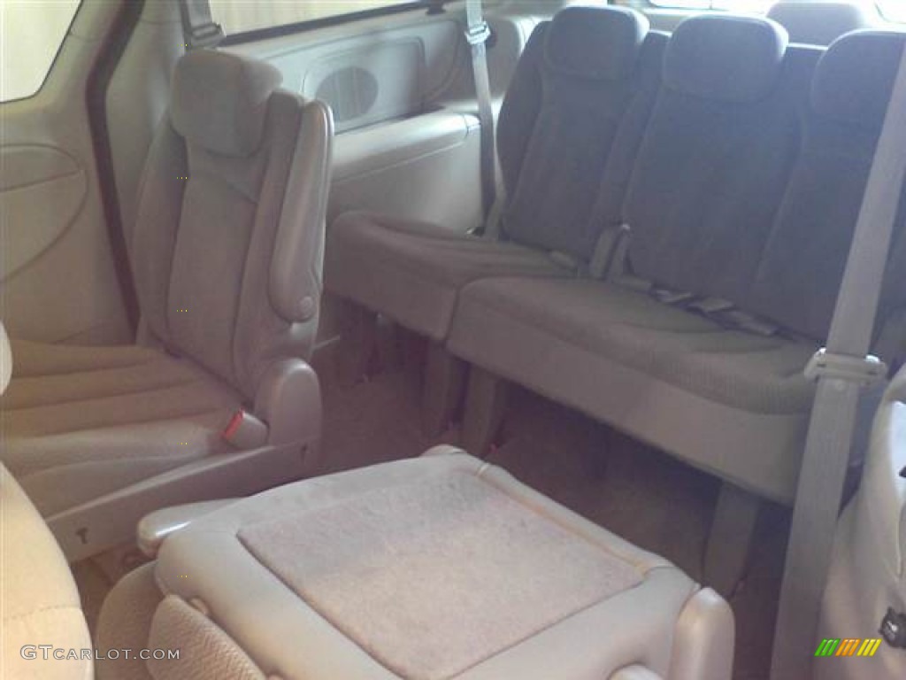 2007 Town & Country LX - Inferno Red Crystal Pearl / Medium Slate Gray photo #7