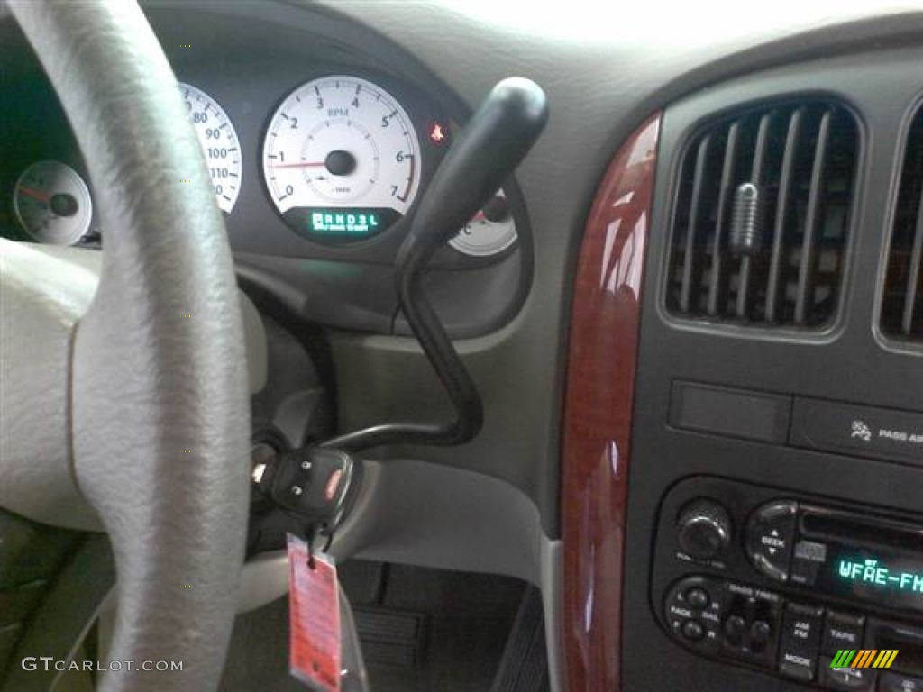 2007 Town & Country LX - Inferno Red Crystal Pearl / Medium Slate Gray photo #10
