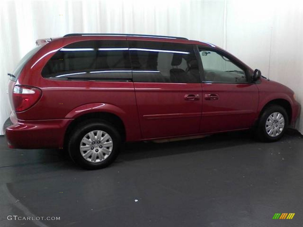 2007 Town & Country LX - Inferno Red Crystal Pearl / Medium Slate Gray photo #17