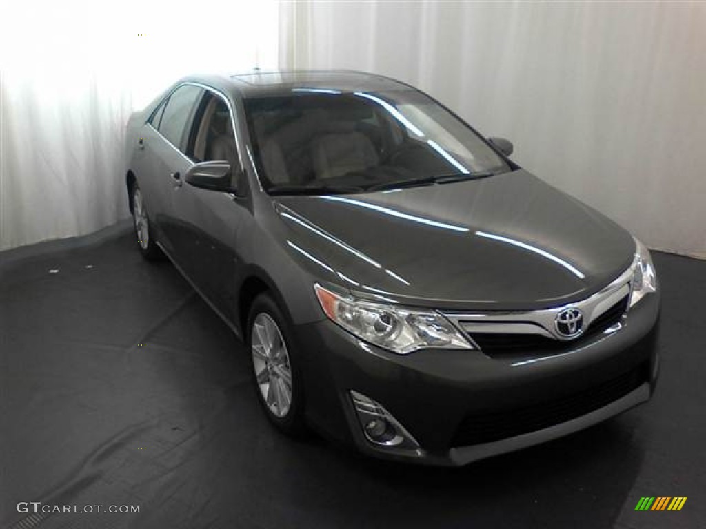 2012 Camry XLE - Cypress Green Pearl / Ivory photo #1