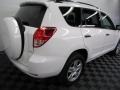 Super White - RAV4 4WD Photo No. 4