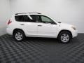 Super White - RAV4 4WD Photo No. 5