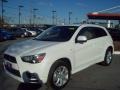 Diamond White - Outlander Sport SE Photo No. 1