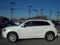 Diamond White - Outlander Sport SE Photo No. 2
