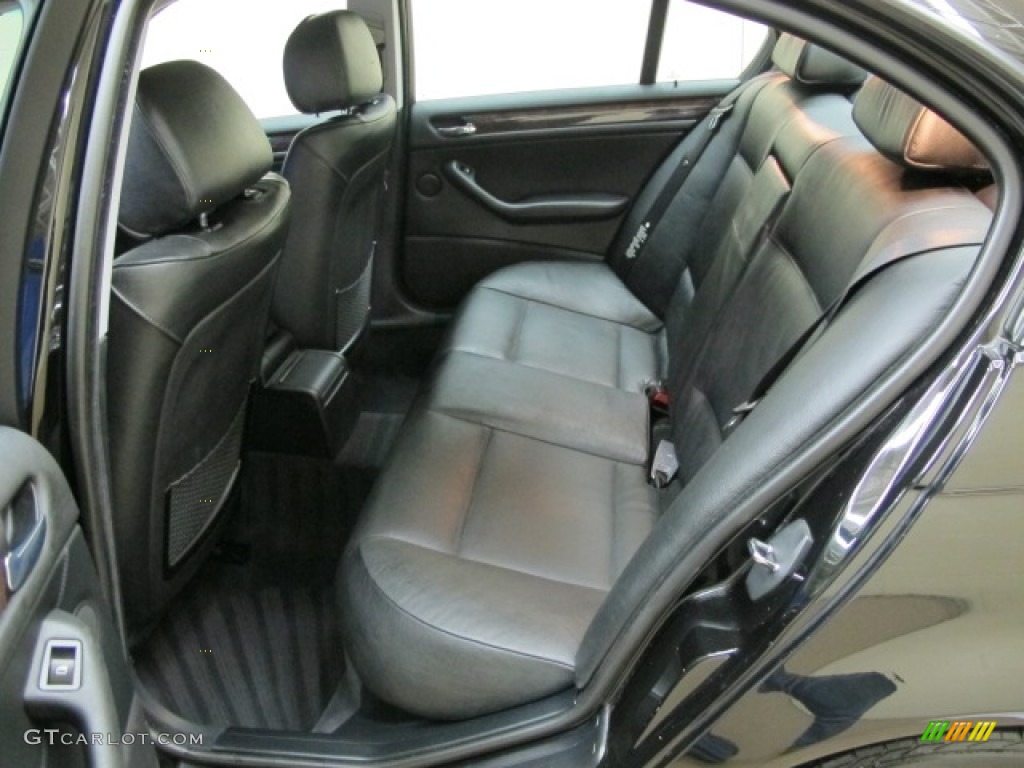 2002 3 Series 325xi Sedan - Jet Black / Black photo #16