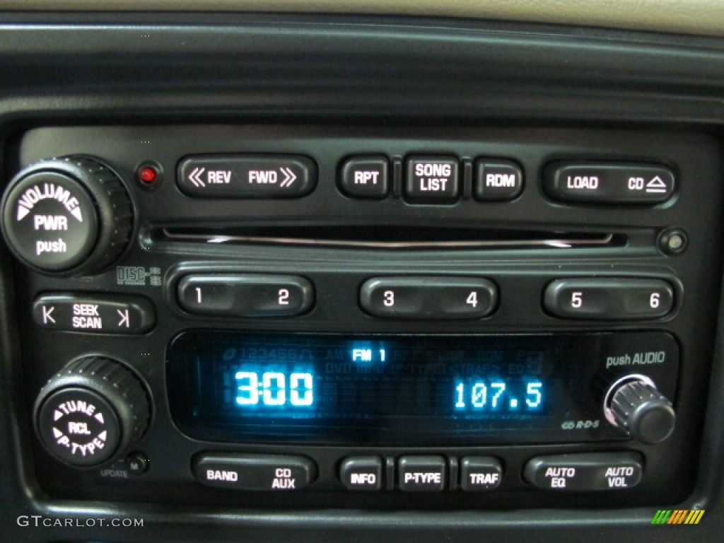 2004 Tahoe LT 4x4 - Silver Birch Metallic / Tan/Neutral photo #32