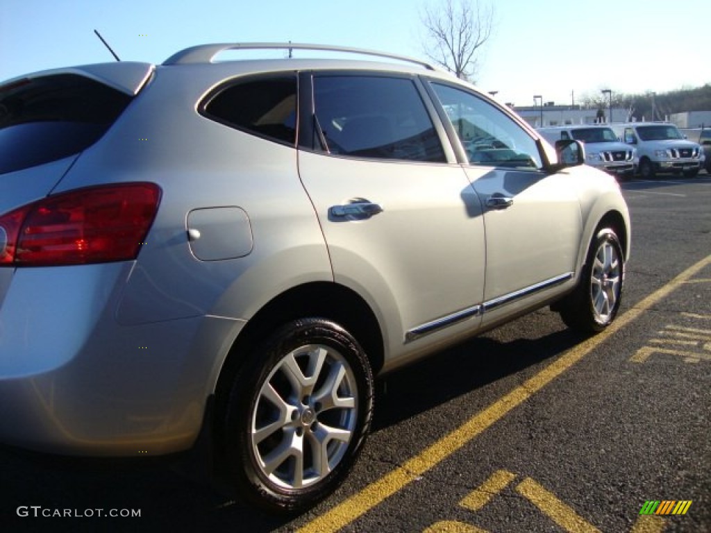 2011 Rogue SL AWD - Silver Ice Metallic / Black photo #8