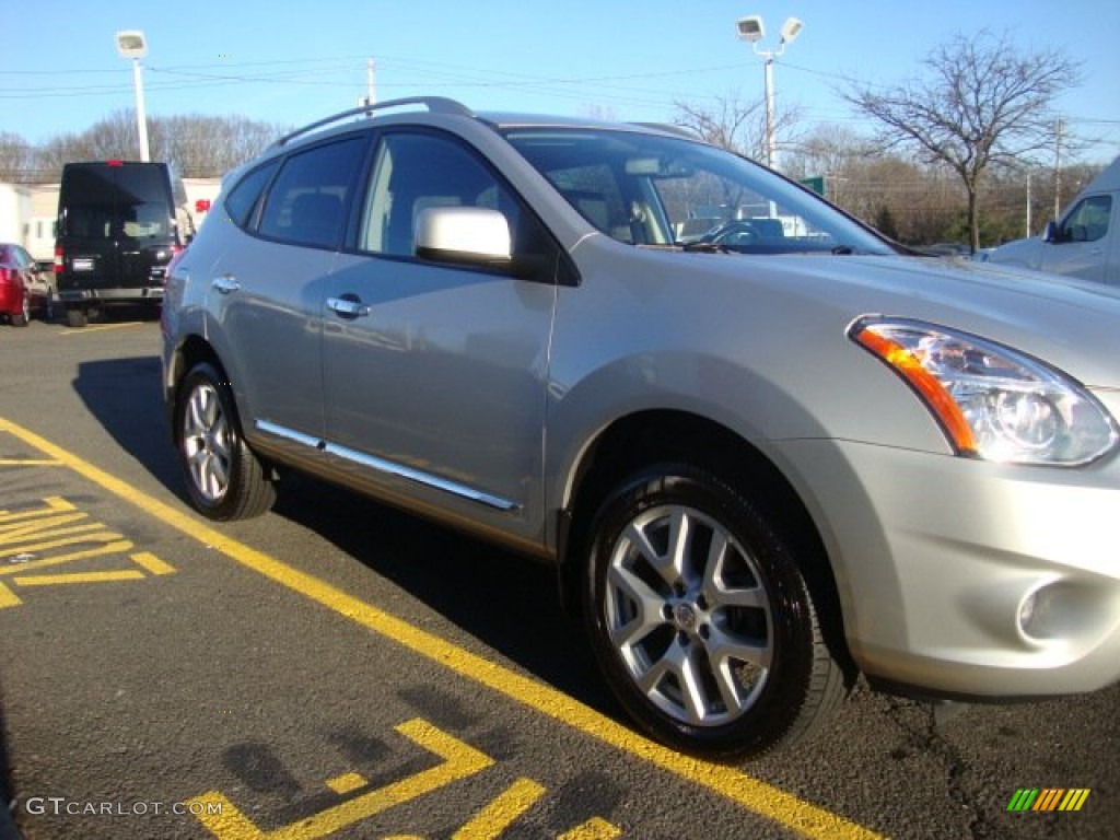 2011 Rogue SL AWD - Silver Ice Metallic / Black photo #10