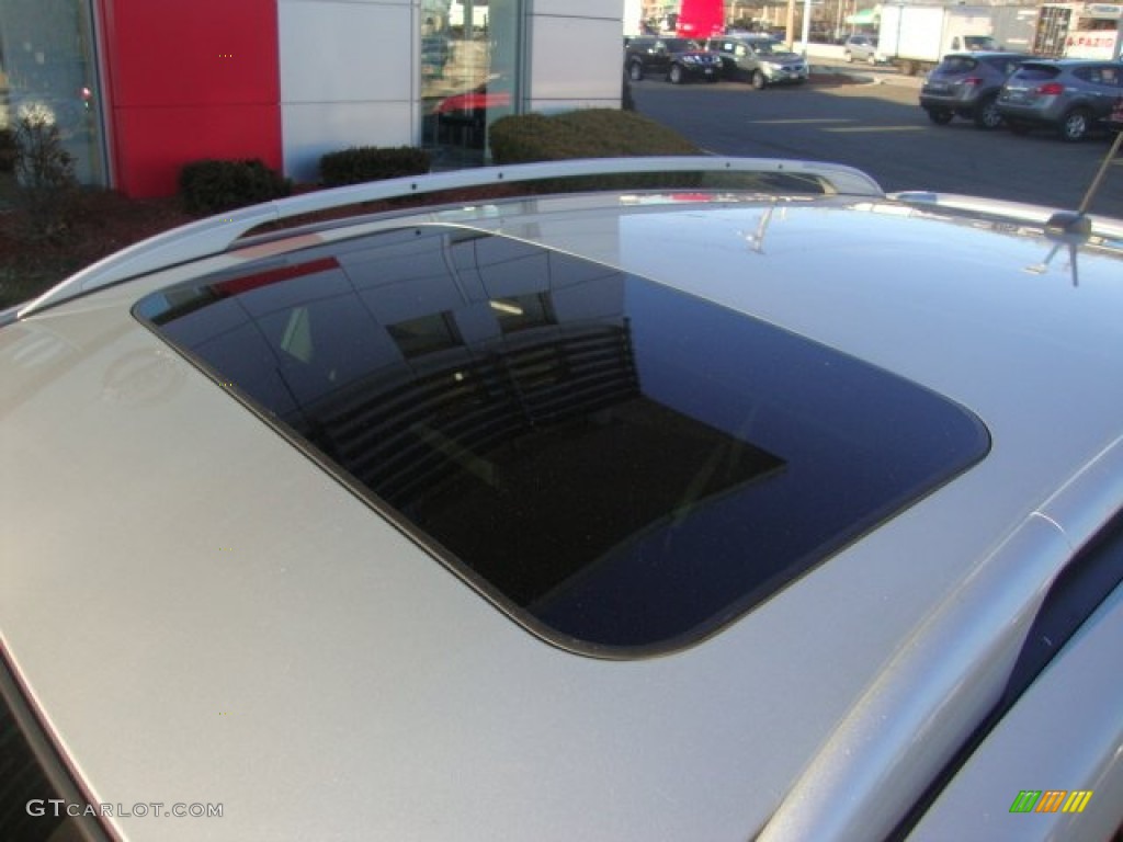 2011 Rogue SL AWD - Silver Ice Metallic / Black photo #12