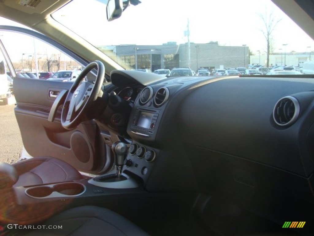 2011 Rogue SL AWD - Silver Ice Metallic / Black photo #29