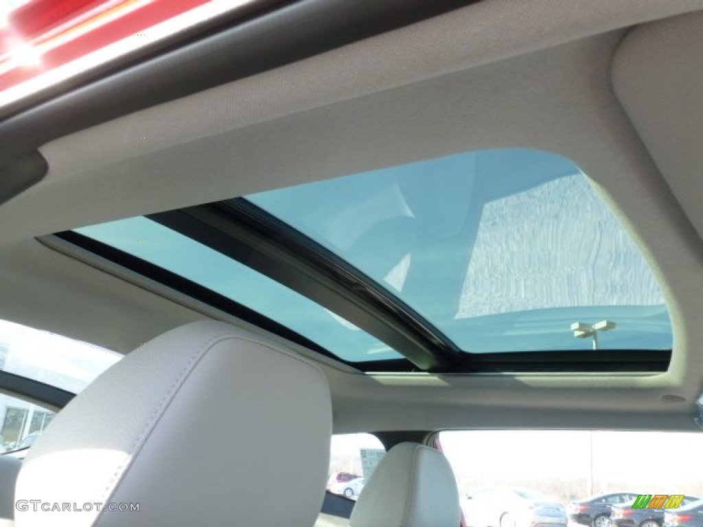 2012 Hyundai Veloster Standard Veloster Model Sunroof Photo #60607652