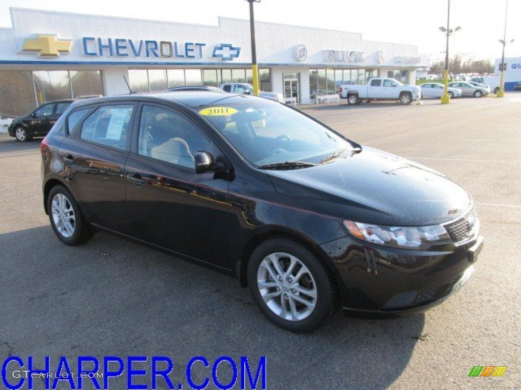 Ebony Black Kia Forte