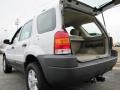 2004 Oxford White Ford Escape XLS V6  photo #9